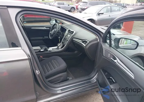 2014 Ford Fusion Se z USA, uszkodzony, nr VIN 3FA6P0H72ER352517